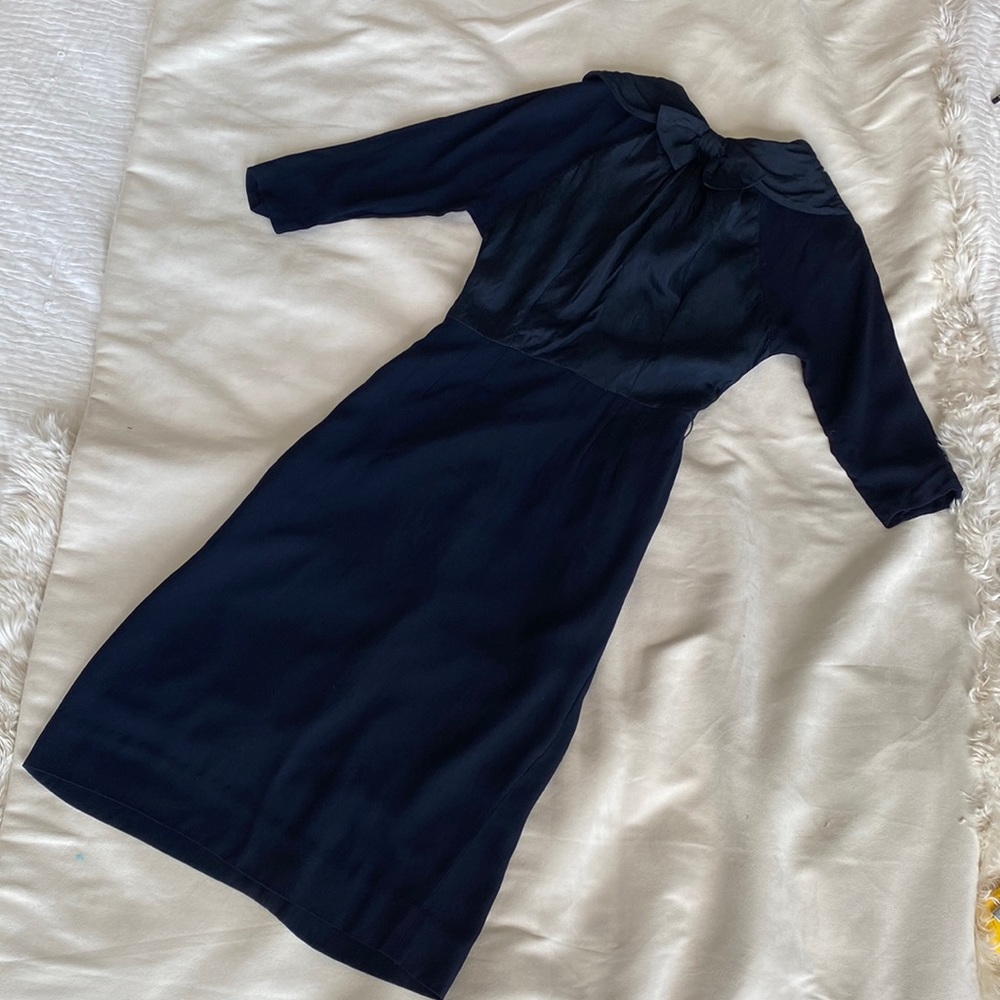 Pristine 1950s/1960s inky blue pencil dress with big bow